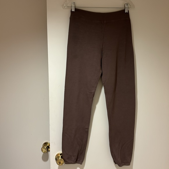 Monrow Joggers - Picture 2 of 4
